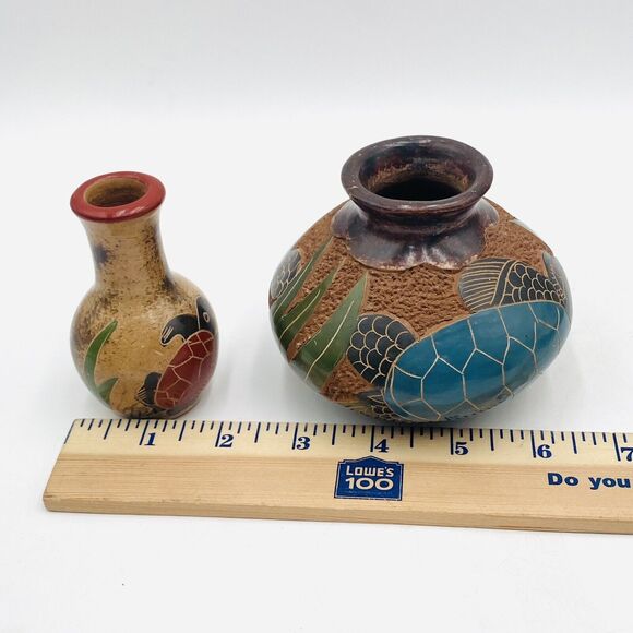 Set of 2 Vintage Southwest Turtle Design Vases One Mini Bud Vase / One Squat - Picture 8 of 8